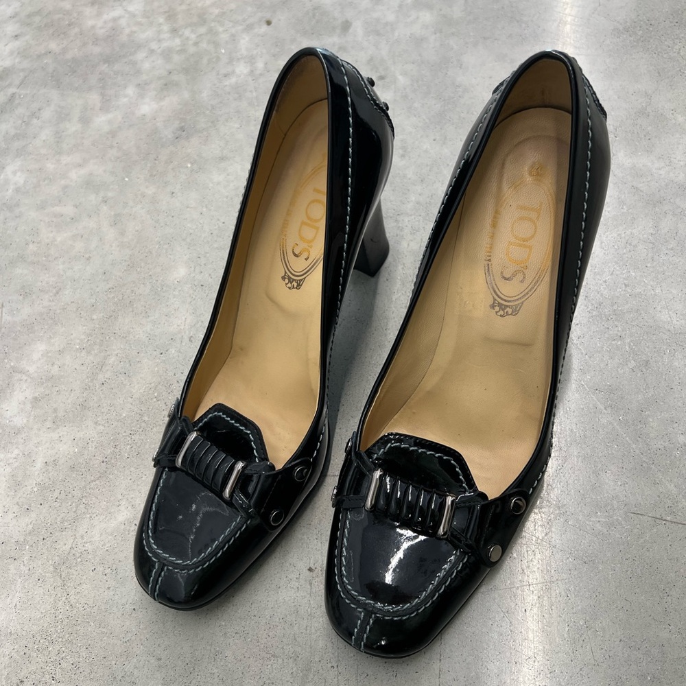 Tod's Black Patent Leather Heeled Loafers
